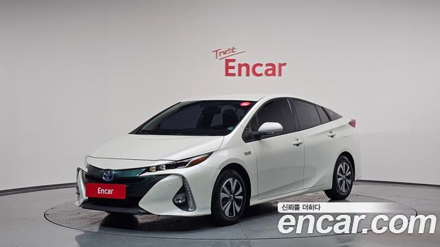 Toyota Prius 1.8 — пробег 119 994 км — фото 1 из 5