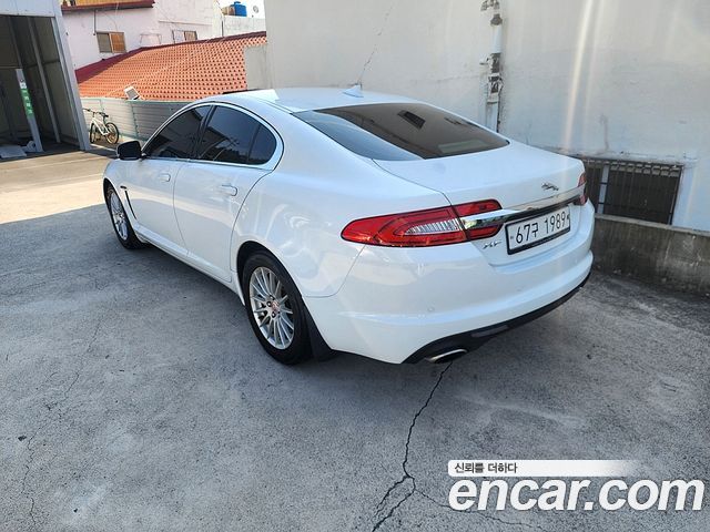 Jaguar XF 2.0 Luxury X250 — пробег 121 349 км — фото 4 из 5