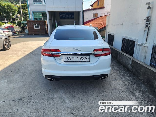 Jaguar XF 2.0 Luxury X250 — пробег 121 349 км — фото 5 из 5