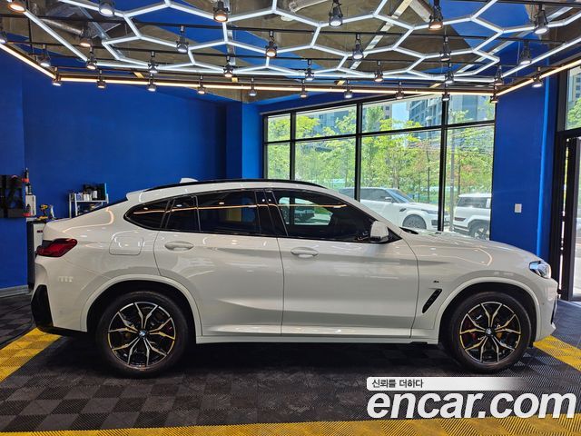 BMW X4 xDrive20i M Sports Pro — пробег 31 000 км — фото 4 из 5