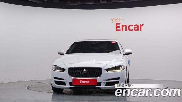 Jaguar XE 20d Portfolio — пробег 75 842 км — фото 3 из 5