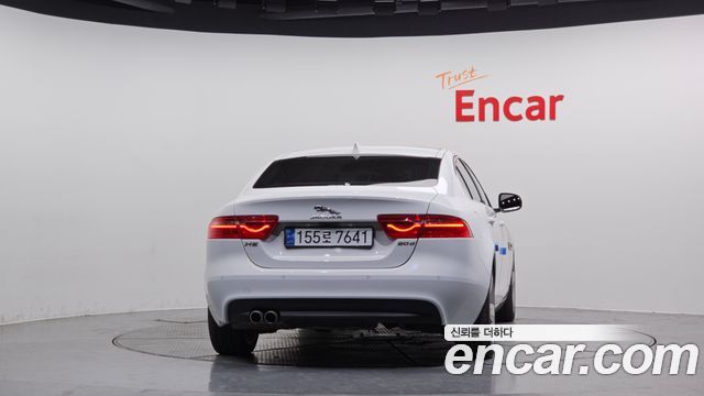 Jaguar XE 20d Portfolio — пробег 75 842 км — фото 4 из 5