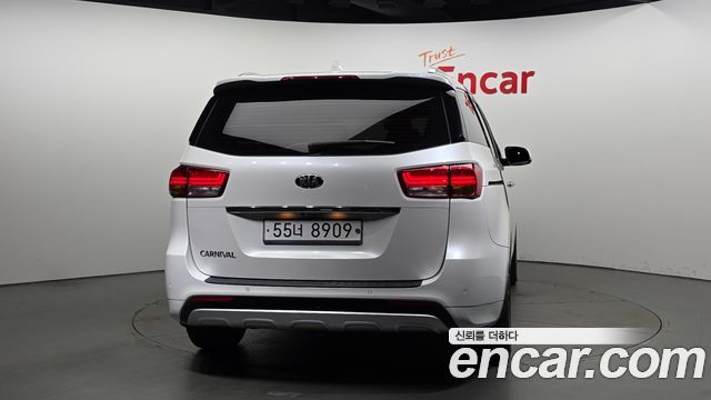 Kia Carnival из Кореи Encar