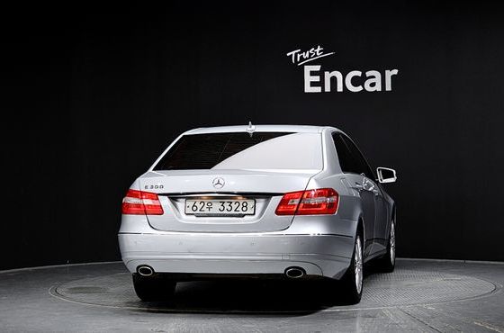 Mercedes-Benz E-Class E300 Elegance — пробег 92 383 км — фото 4 из 5