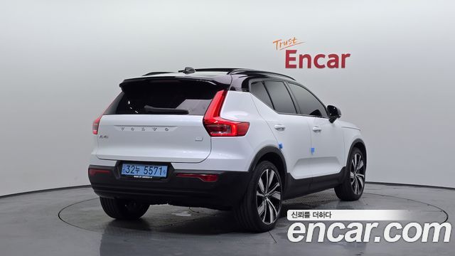 Volvo XC40 Twin Ultimate — пробег 93 160 км — фото 2 из 5