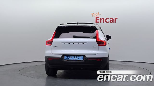Volvo XC40 Twin Ultimate — пробег 93 160 км — фото 4 из 5