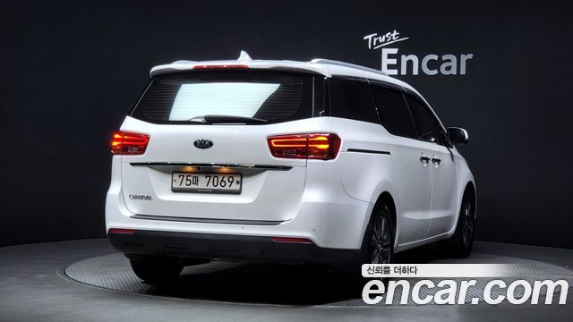Kia Carnival 11-Seater Prestige — пробег 50 424 км — фото 2 из 5