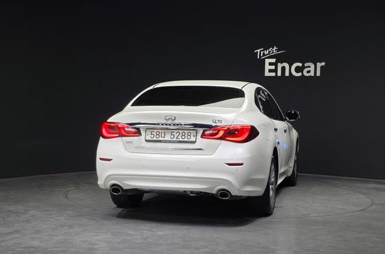 Infiniti Q70 3.7 AWD — пробег 107 344 км — фото 4 из 5