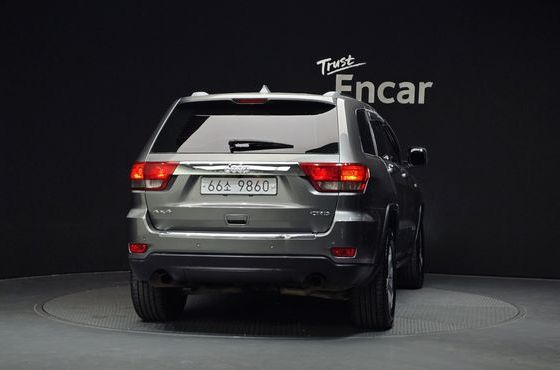 Jeep Cherokee 3.0 Diesel Laredo WK2 — пробег 303 029 км — фото 4 из 5