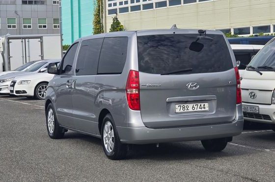 Hyundai Starex Wagon 11-Seater Smart — пробег 101 342 км — фото 4 из 5