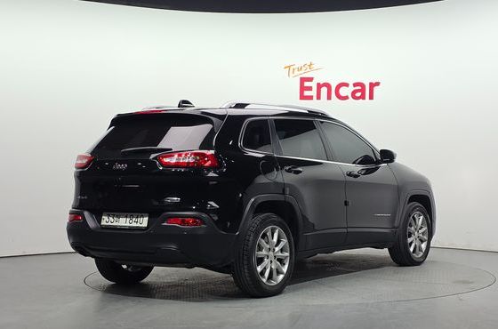 Jeep Cherokee 2.4 Longitude High AWD — пробег 106 464 км — фото 2 из 5