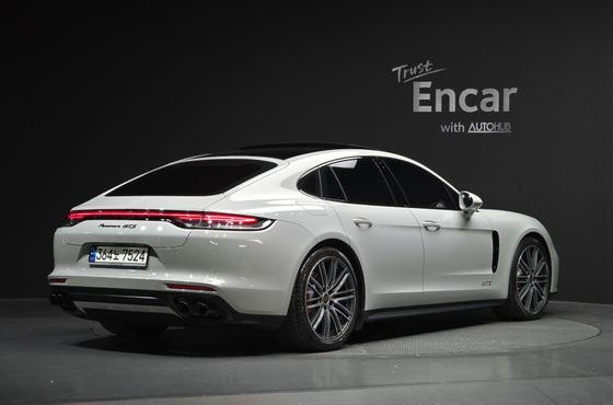 Porsche Panamera 4.0 GTS — пробег 8 598 км — фото 2 из 5