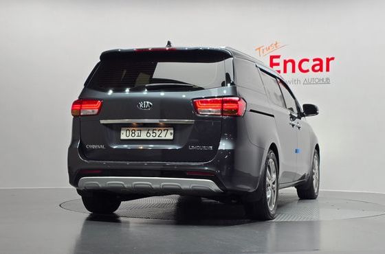 Kia Carnival 7-seater Limousine VIP — пробег 78 507 км — фото 4 из 5