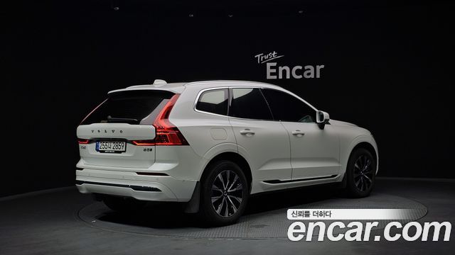 Volvo XC60 B5 Ultimate Bright — пробег 10 249 км — фото 2 из 5