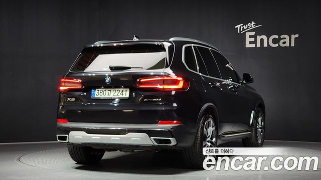 BMW X5 xDrive 30d xLine — пробег 9 270 км — фото 2 из 5