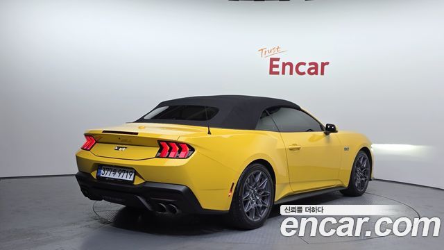 Ford Mustang 5.0 GT Premium Convertible — пробег 34 907 км — фото 2 из 5