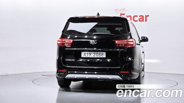 Kia Carnival из Кореи Encar
