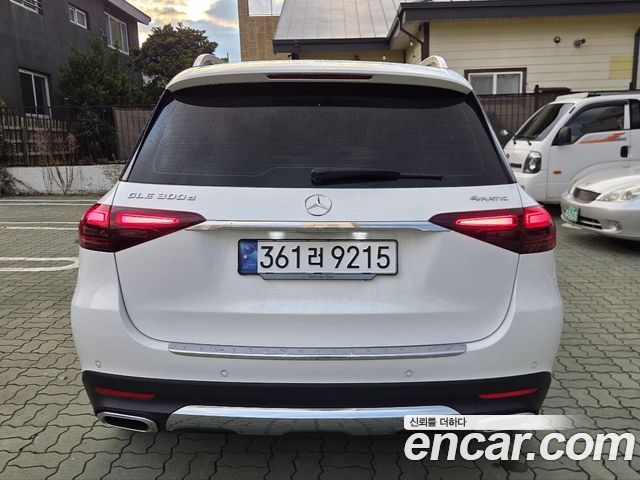 Mercedes-Benz GLE-Class GLE300d 4MATIC — пробег 28 000 км — фото 5 из 5