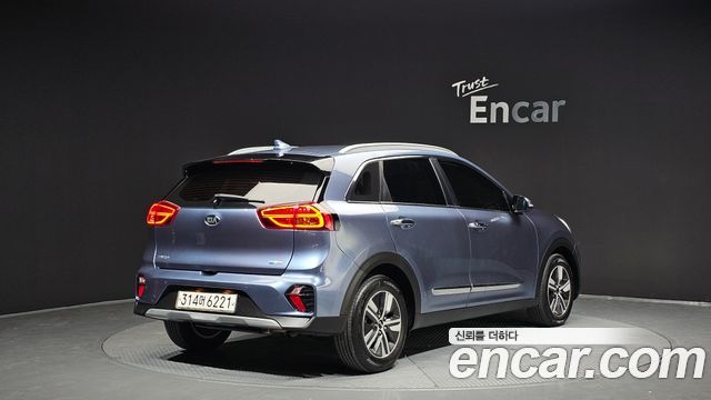 Kia Niro 1.6 HEV Prestige — пробег 92 614 км — фото 2 из 5