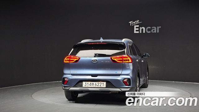 Kia Niro 1.6 HEV Prestige — пробег 92 614 км — фото 4 из 5