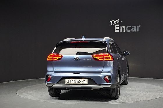 Kia Niro 1.6 HEV Prestige — пробег 92 614 км — фото 4 из 5