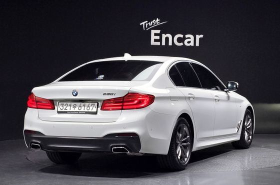 BMW 5-Series 520i M Sport — пробег 15 857 км — фото 2 из 5
