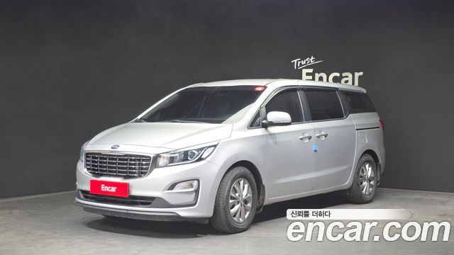 Kia Carnival 11-Seater Deluxe — пробег 64 010 км — фото 1 из 5