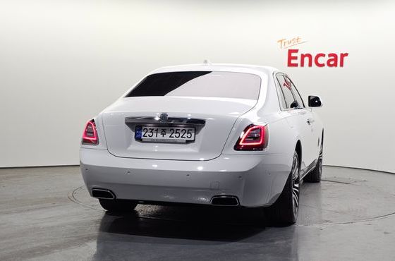 Rolls-Royce Ghost 6.7 V12 — пробег 35 259 км — фото 4 из 5