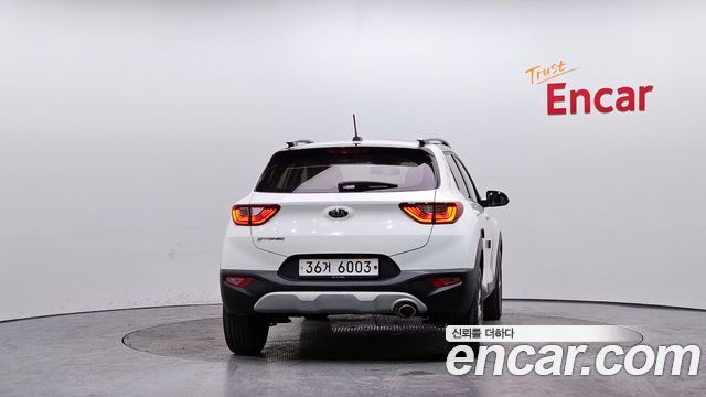 Kia Stonic из Кореи Encar