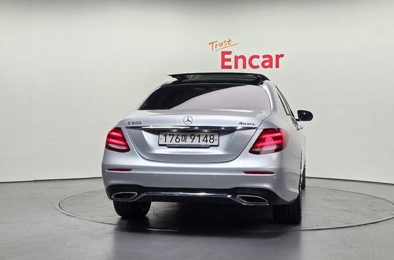 Mercedes-Benz E-Class E300 4MATIC AMG Line — пробег 42 918 км — фото 4 из 5
