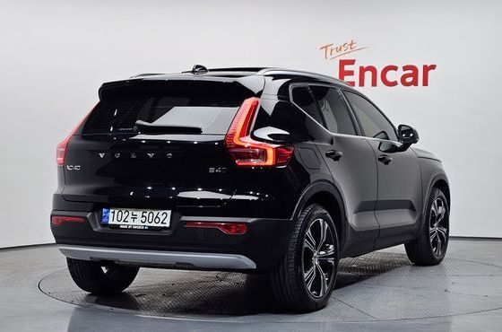 Volvo XC40 B4 Inscription — пробег 38 236 км — фото 2 из 5