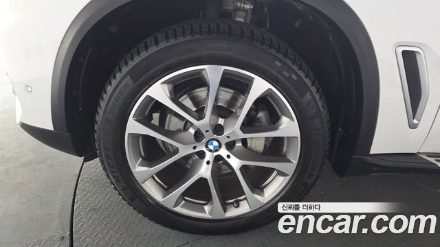 BMW X5 xDrive 30d xLine — пробег 75 841 км — фото 5 из 5