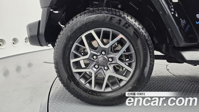 Jeep Wrangler 2.0 Overland 4Door 4xe — пробег 97 538 км — фото 5 из 5