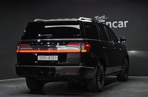 Lincoln Navigator 3.5L Black Label — пробег 66 042 км — фото 2 из 5