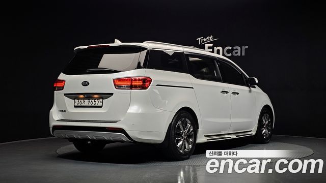 Kia Carnival из Кореи Encar