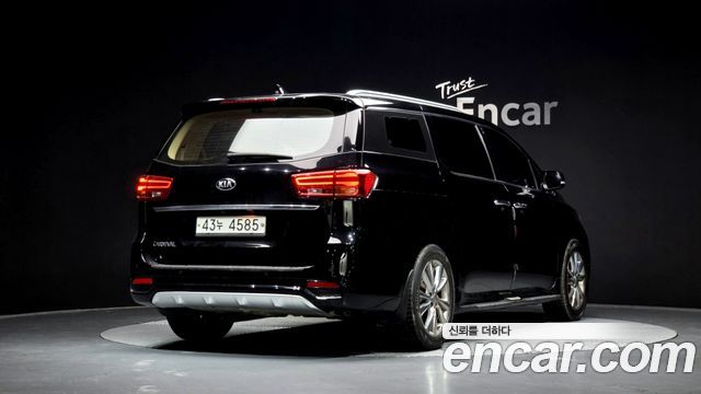 Kia Carnival из Кореи Encar