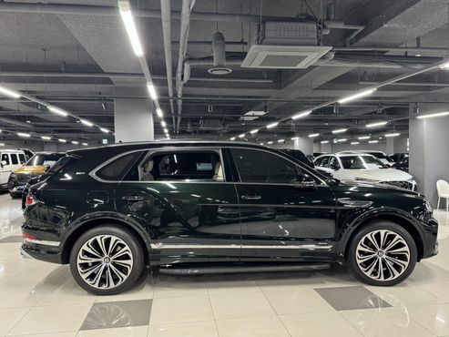 Bentley Bentayga 4.0 V8 EWB First Edition — пробег 8 900 км — фото 2 из 5