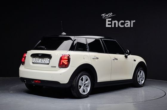 Mini Cooper 5Door Standard 3rd — пробег 32 169 км — фото 2 из 5