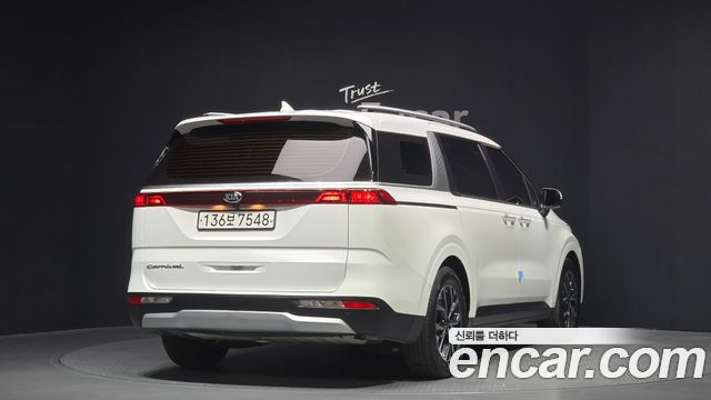 Kia Carnival из Кореи Encar