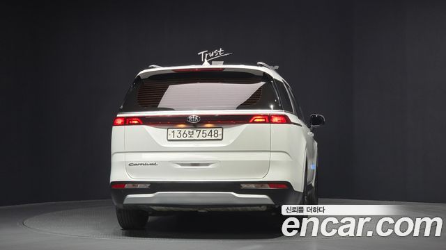 Kia Carnival из Кореи Encar