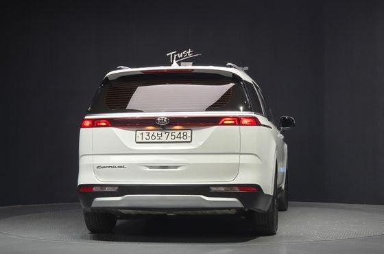 Kia Carnival Diesel 9-Seater Prestige — пробег 110 020 км — фото 4 из 5