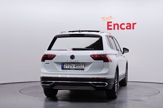 Volkswagen Tiguan 2.0 TSI Prestige — пробег 33 080 км — фото 4 из 5