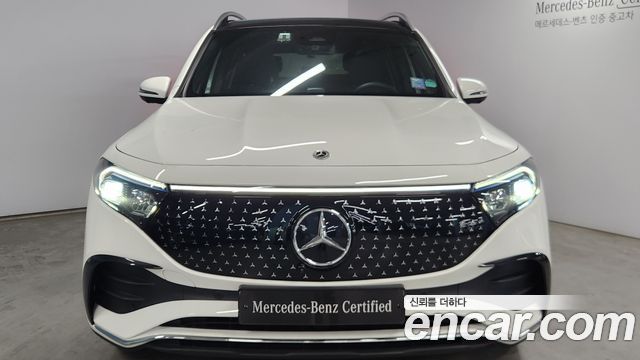 Mercedes-Benz EQB EQB300 4MATIC AMG Line — пробег 7 046 км — фото 3 из 5