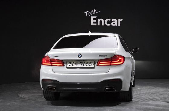 BMW 5-Series 530i xDrive M Sport Package Plus — пробег 131 142 км — фото 4 из 5