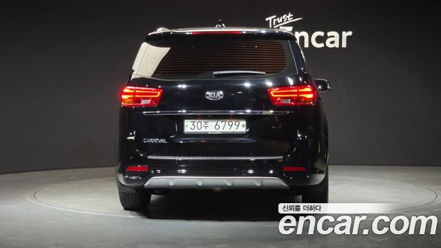 Kia Carnival из Кореи Encar