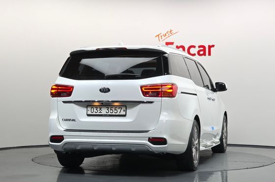 Kia Carnival 9-Seater Prstige — пробег 78 351 км — фото 4 из 5