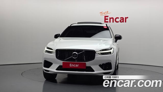 Volvo XC60 T8 R-Design — пробег 75 687 км — фото 3 из 5