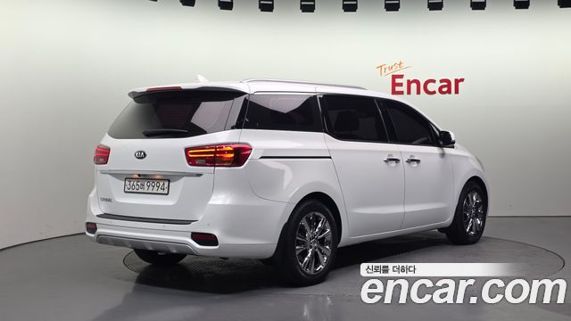 Kia Carnival из Кореи Encar