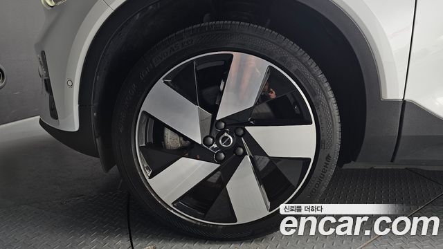 Volvo C40 из Кореи Encar