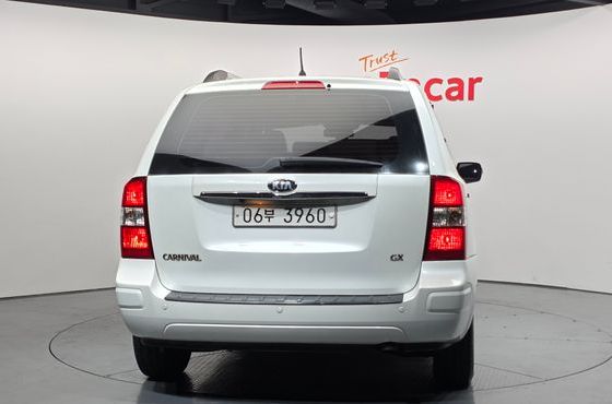 Kia Carnival New Carnival GX Standard — пробег 240 732 км — фото 4 из 5